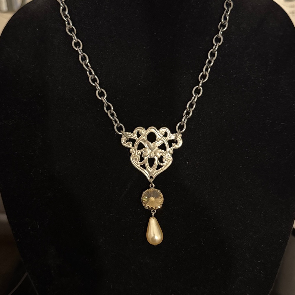 Sabika Silver and Gold Necklace